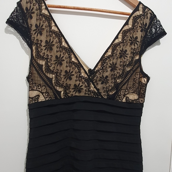 Teaberry size 12 black cocktail dress with lace - Picture 2 of 5